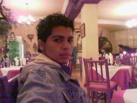 AmInE oU rEsTaUx DoUpHiN bLeU